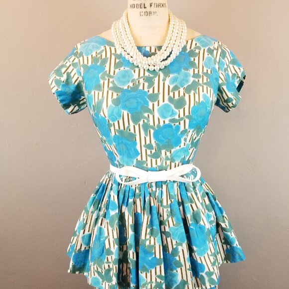 Vintage 1950's Blue Green Roses Striped Background Wiggle Dress with Peplum - Picture 11 of 12
